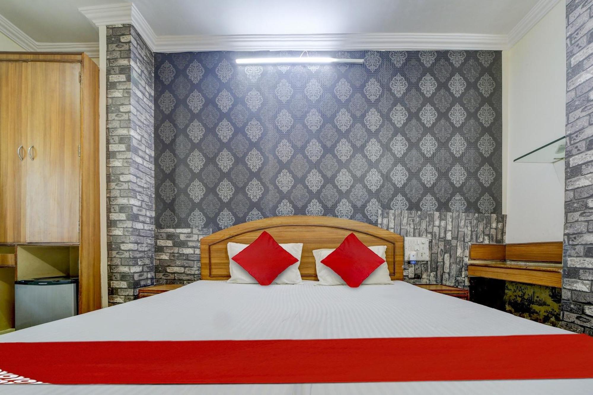 Oyo Flagship 81248 Hotel Satya Vilas Бхопал Экстерьер фото