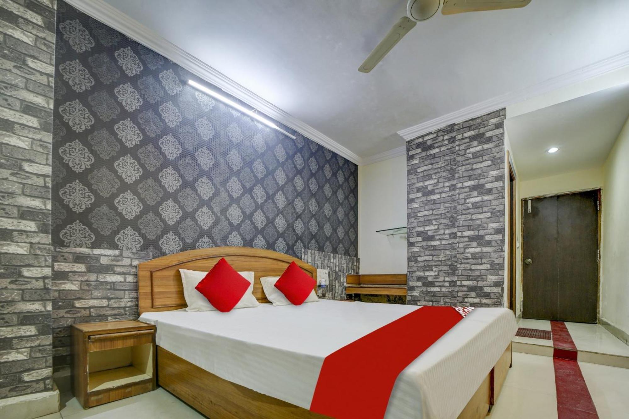 Oyo Flagship 81248 Hotel Satya Vilas Бхопал Экстерьер фото
