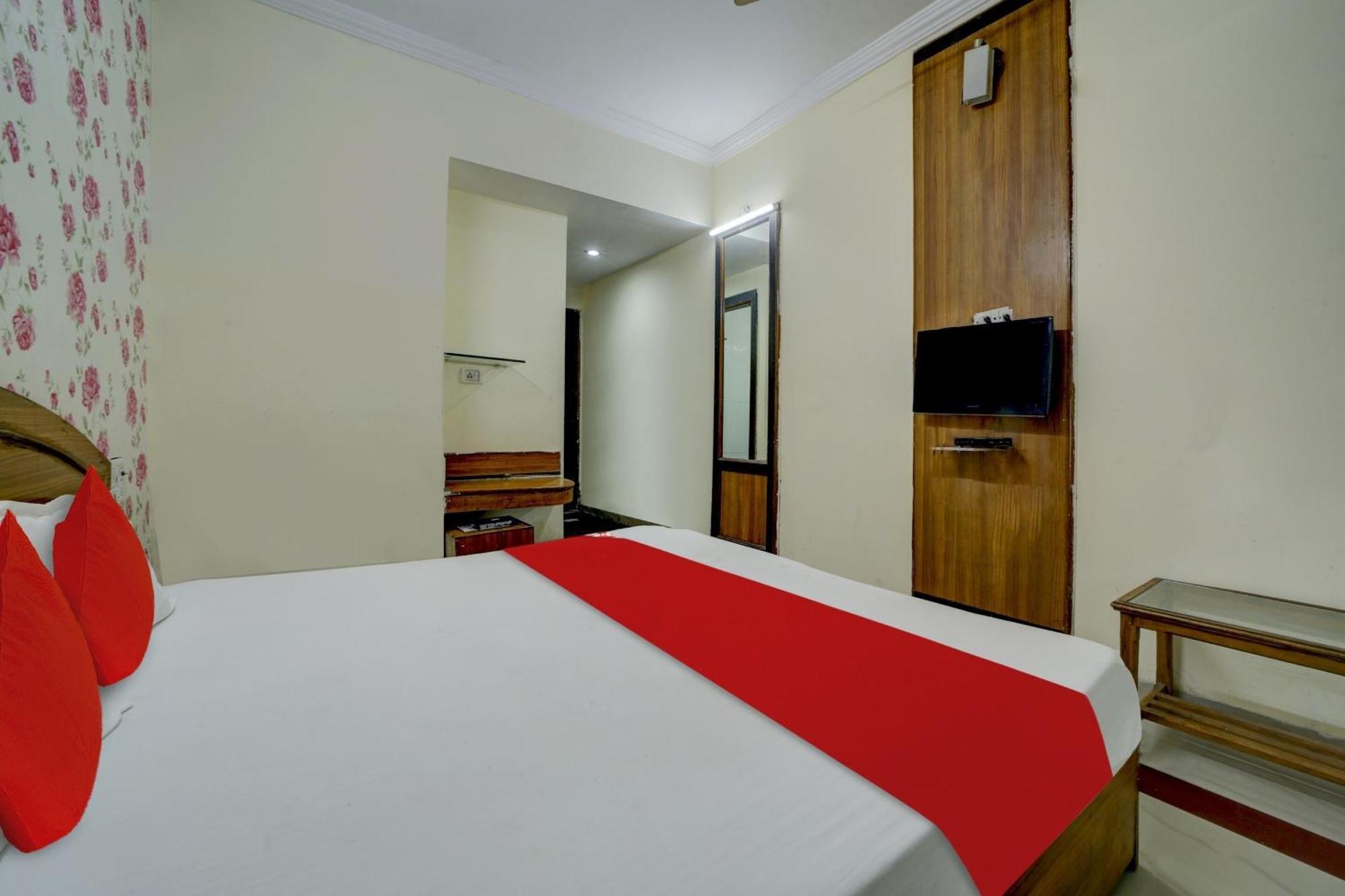 Oyo Flagship 81248 Hotel Satya Vilas Бхопал Экстерьер фото